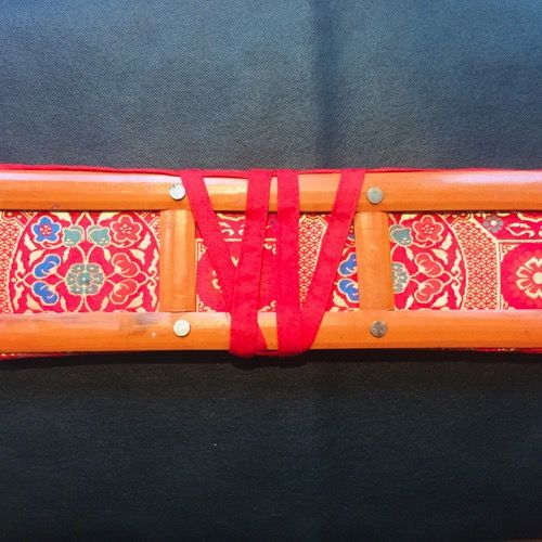 Porte-texte en bambou rouge